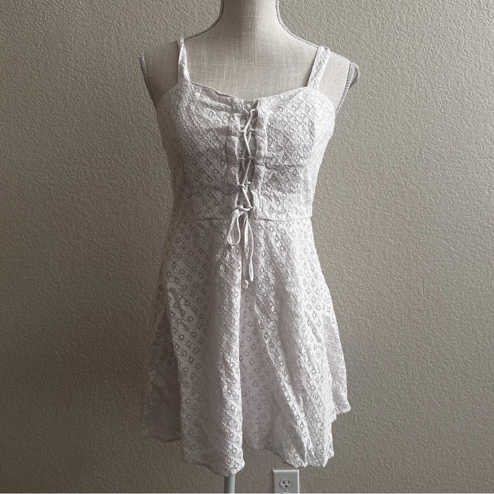 Hollister Dress Baby Doll Embroidered Lace Floral Sweetheart Neck Medium Y2K